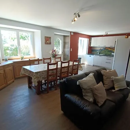 6 Personnes A Pailherols * Saint-Clement (Cantal)