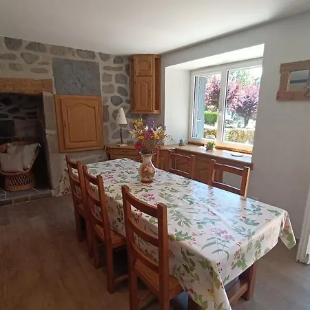 6 Personnes A Pailherols Villa Saint-Clement (Cantal)